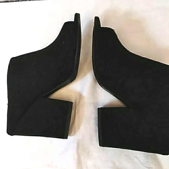 BP open toe chunky heel mules DARK black in color, size 6 1/2. EUC. (D) - Picture 9 of 10